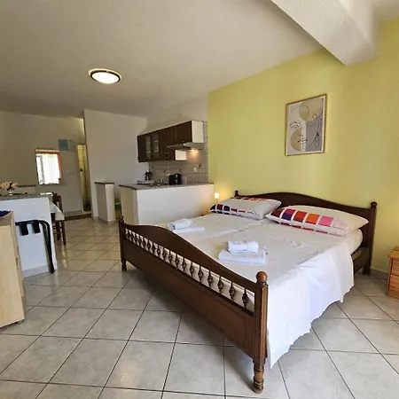 Keti 3 Nv - 2 Pax With Terrace And Private Parking