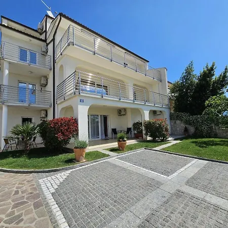 Keti 3 Nv - 2 Pax With Terrace And Private Parking Apartment