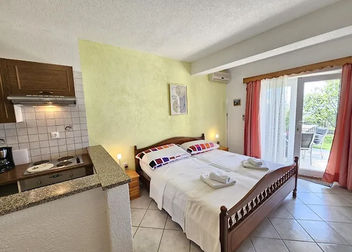 Lägenhet Keti 3 Nv - 2 Pax With Terrace And Private Parking Novi Vinodolski